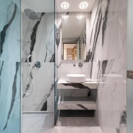 Reverie Apartmanhotel