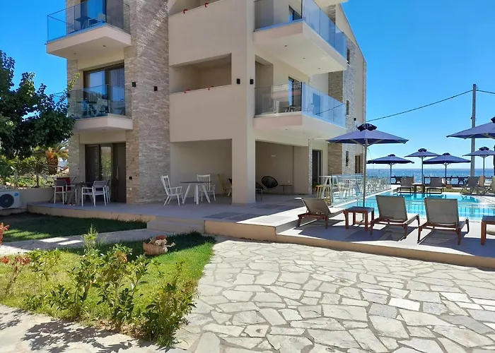 Reverie Aparthotel 4*